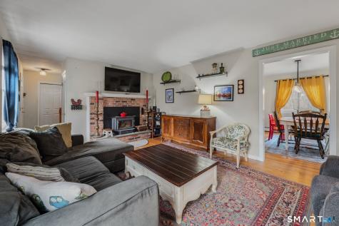 32 Greenbriar Lane Newtown CT 06470