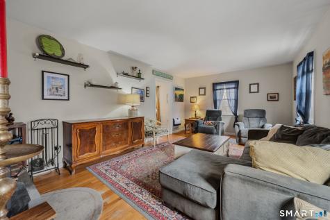32 Greenbriar Lane Newtown CT 06470