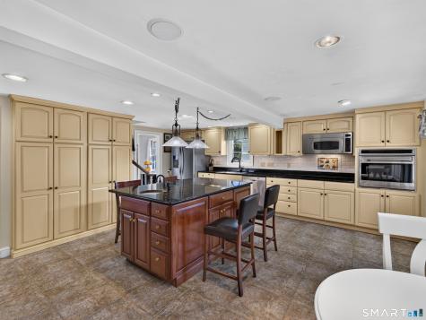 18 Shepard Street Old Saybrook CT 06475