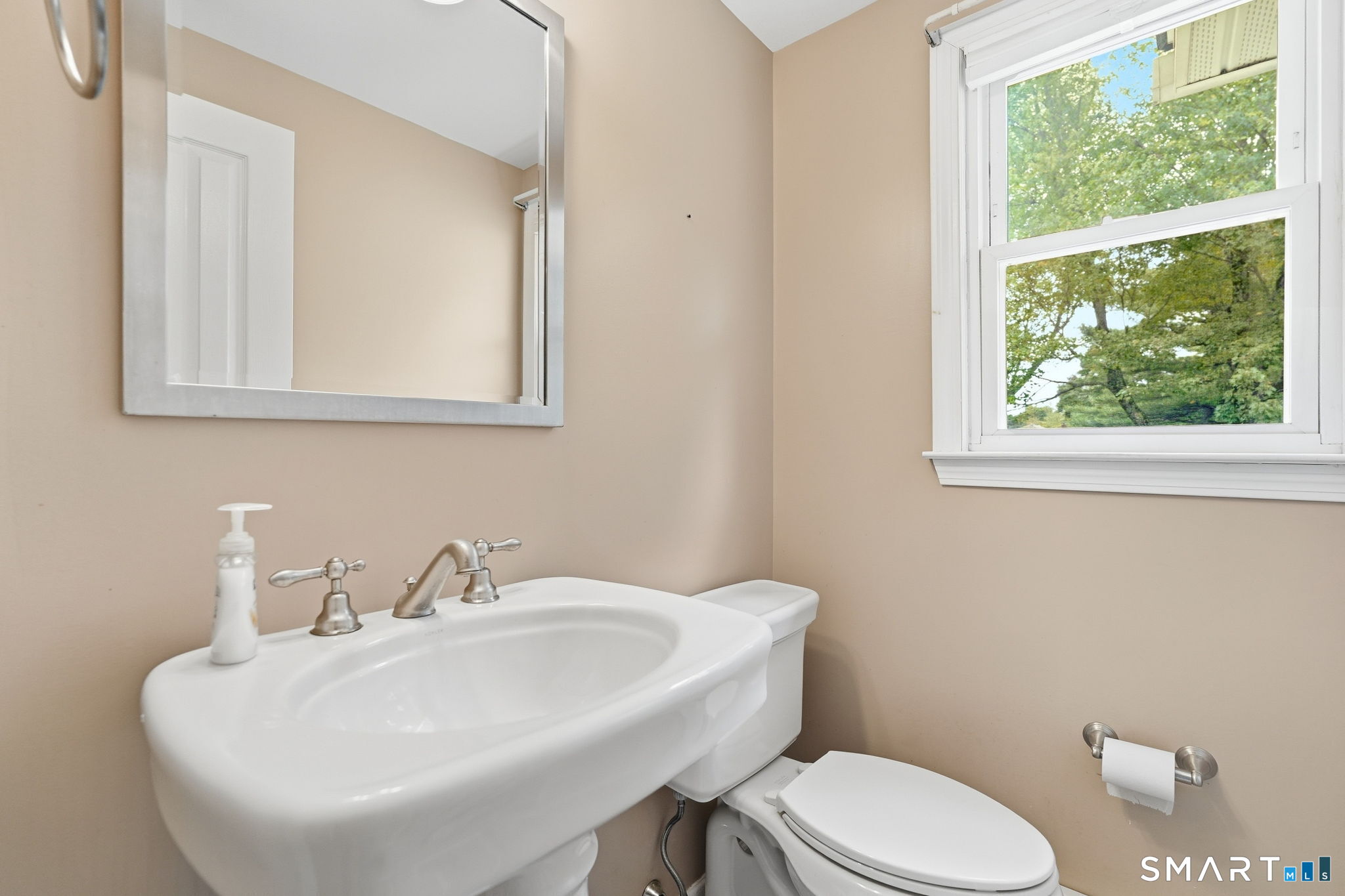 49 Edgewood Drive South Windsor CT 06074