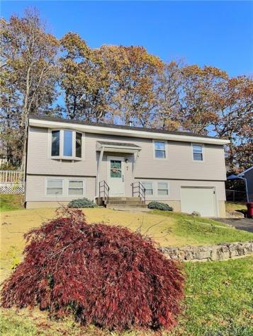 7 Celentano Drive Naugatuck CT 06770