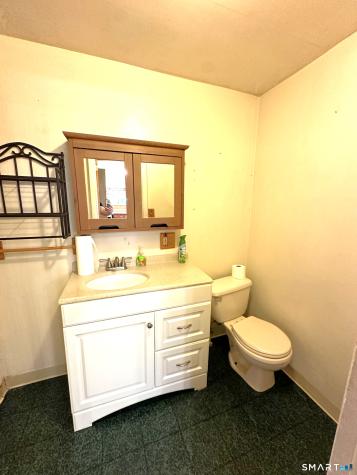 61 Clark Avenue North Haven CT 06473