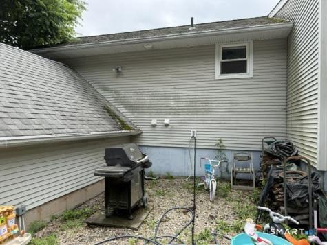 31 Charles Street Southington CT 06479