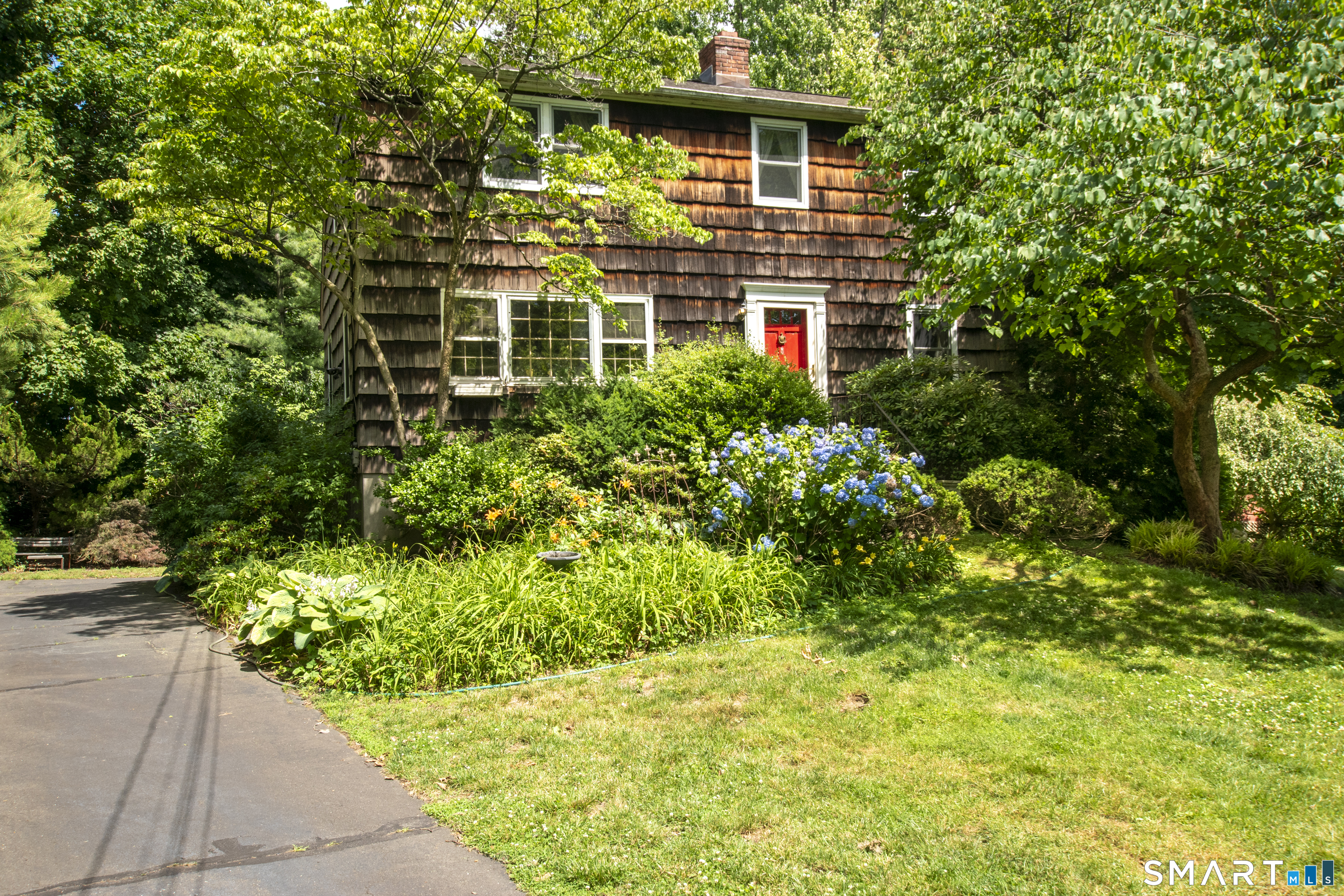 8 Oakledge Circle Norwalk CT 06854