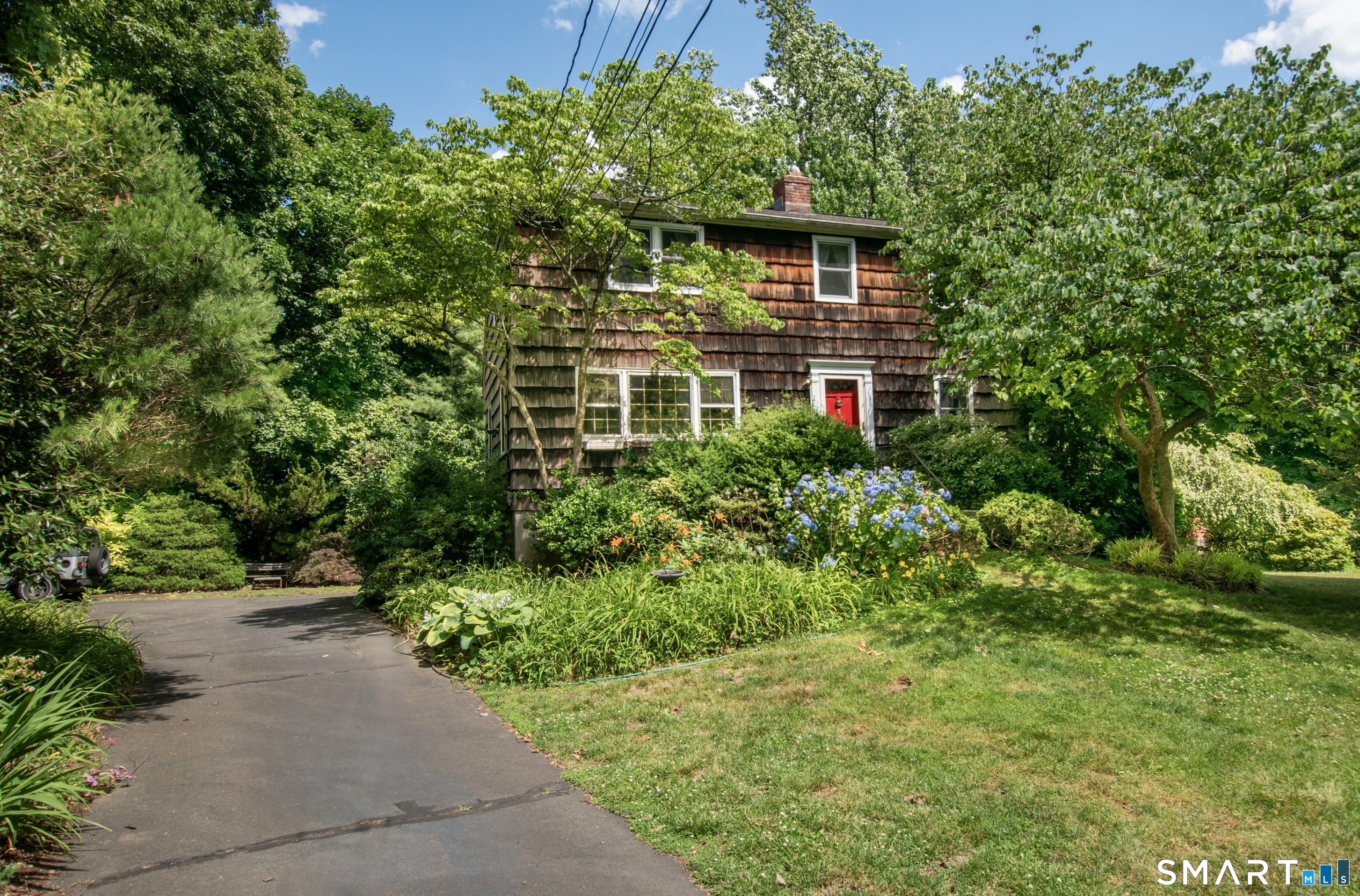 8 Oakledge Circle Norwalk CT 06854