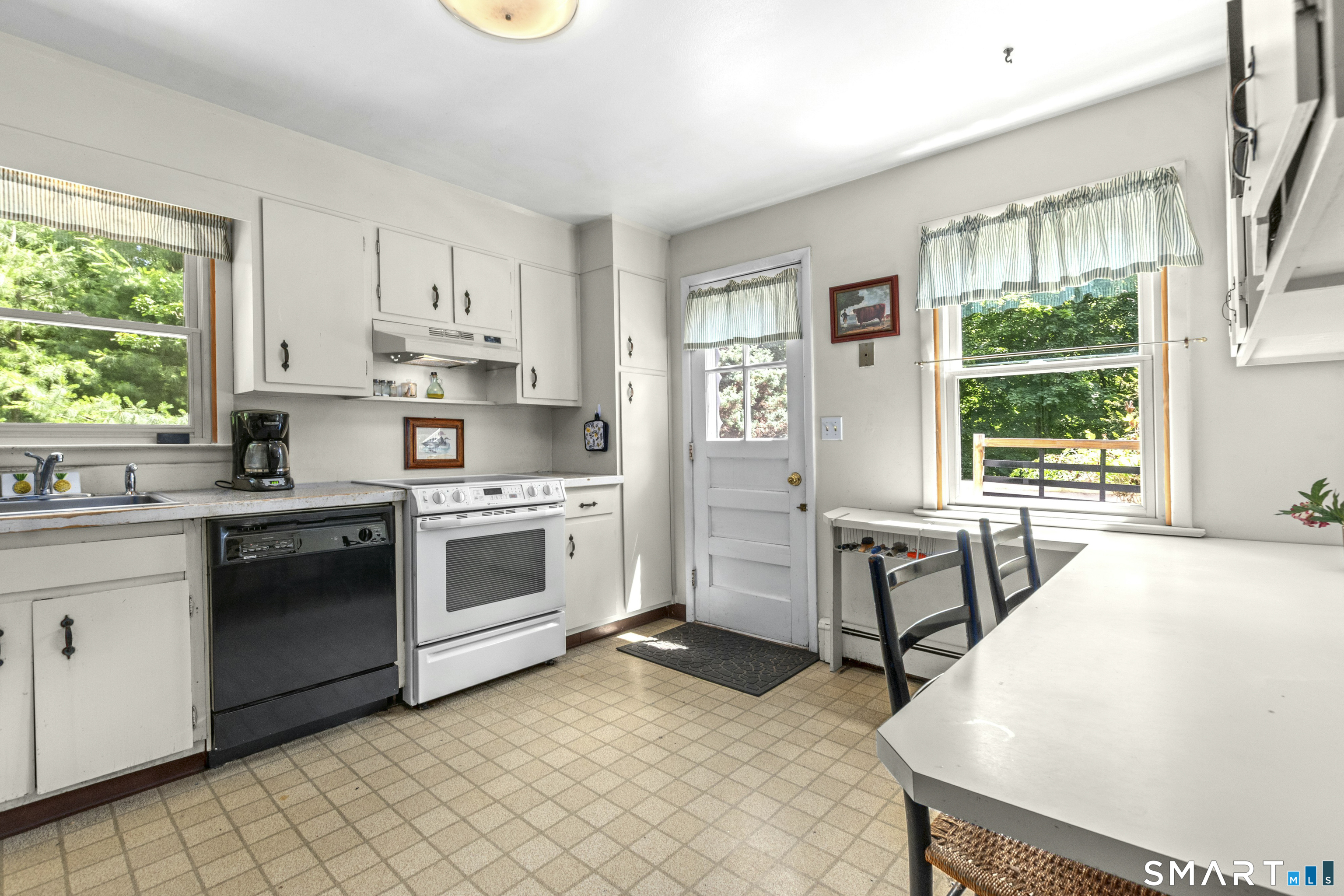 8 Oakledge Circle Norwalk CT 06854
