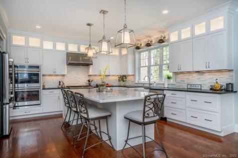 7 Old Farm Drive West Hartford CT 06107