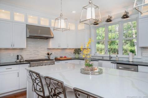 7 Old Farm Drive West Hartford CT 06107