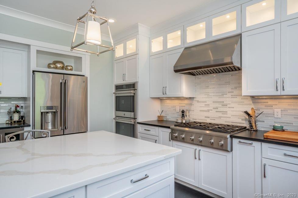 7 Old Farm Drive West Hartford CT 06107