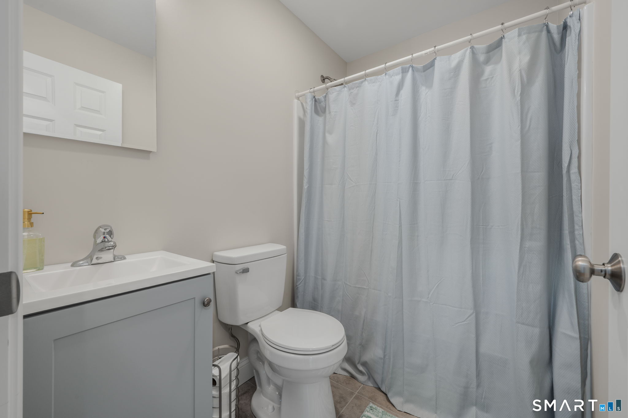 12 Sander Street New London CT 06320