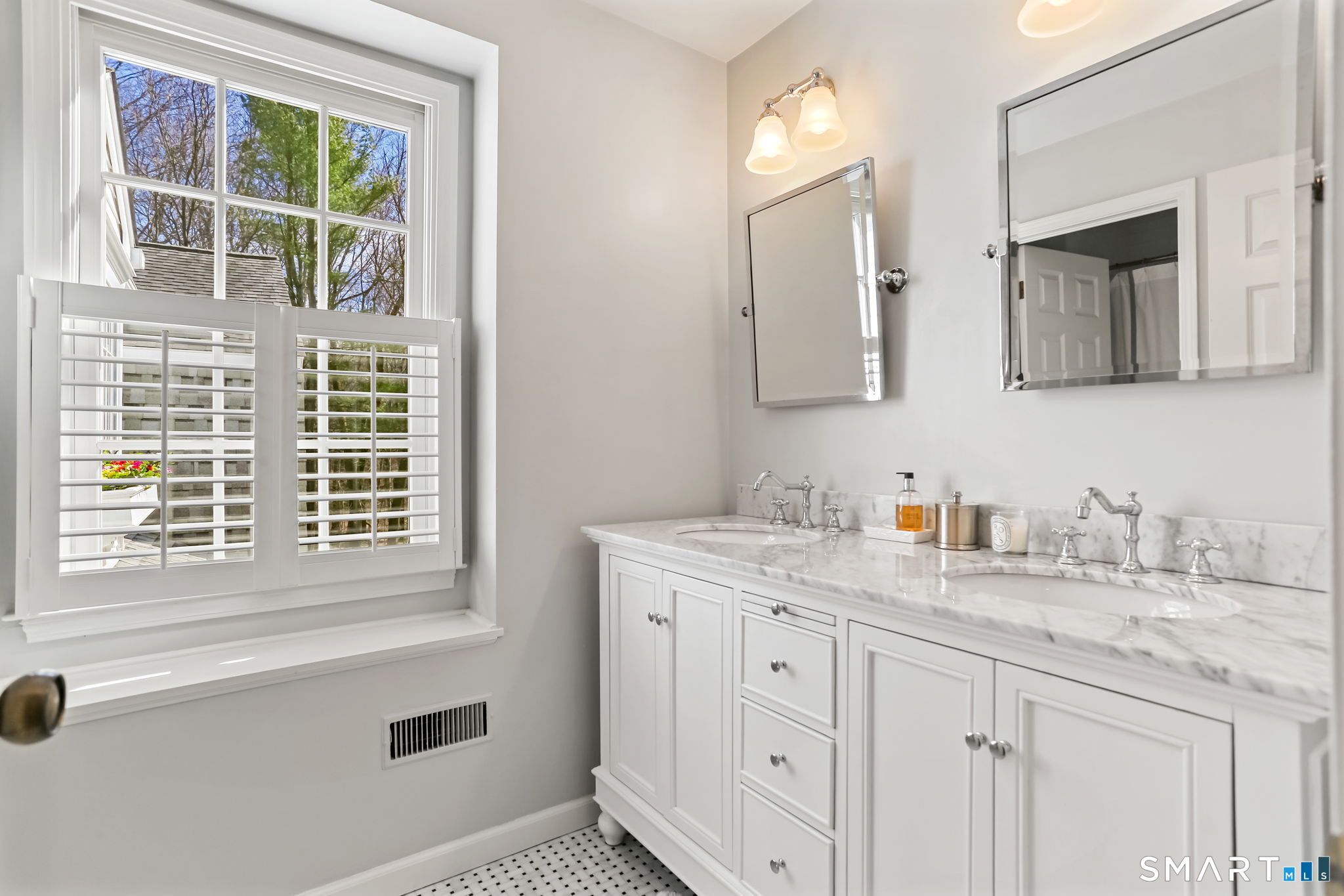 165 Hemlock Hills South Road Fairfield CT 06824