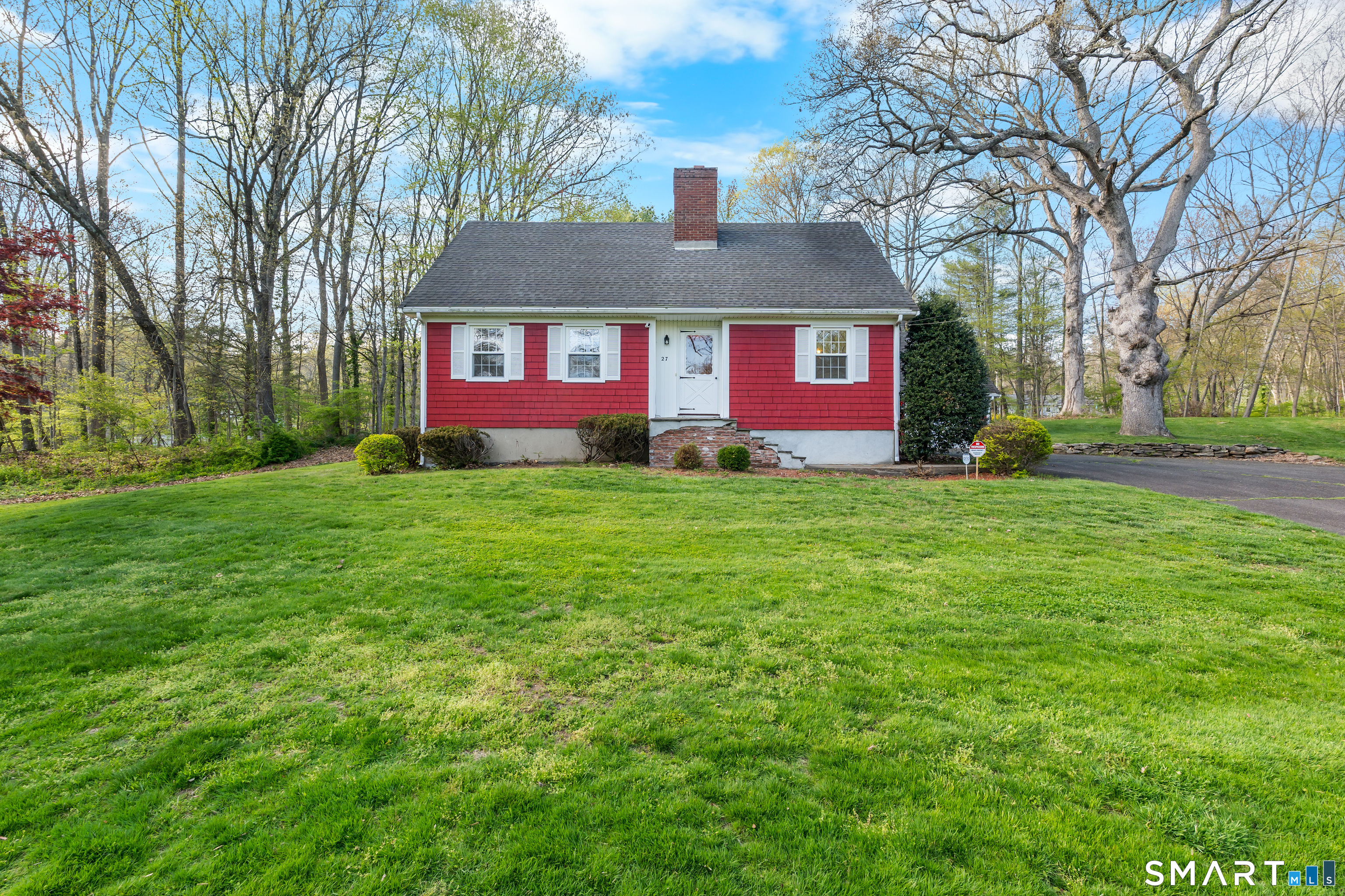 27 Valley Road Shelton CT 06484
