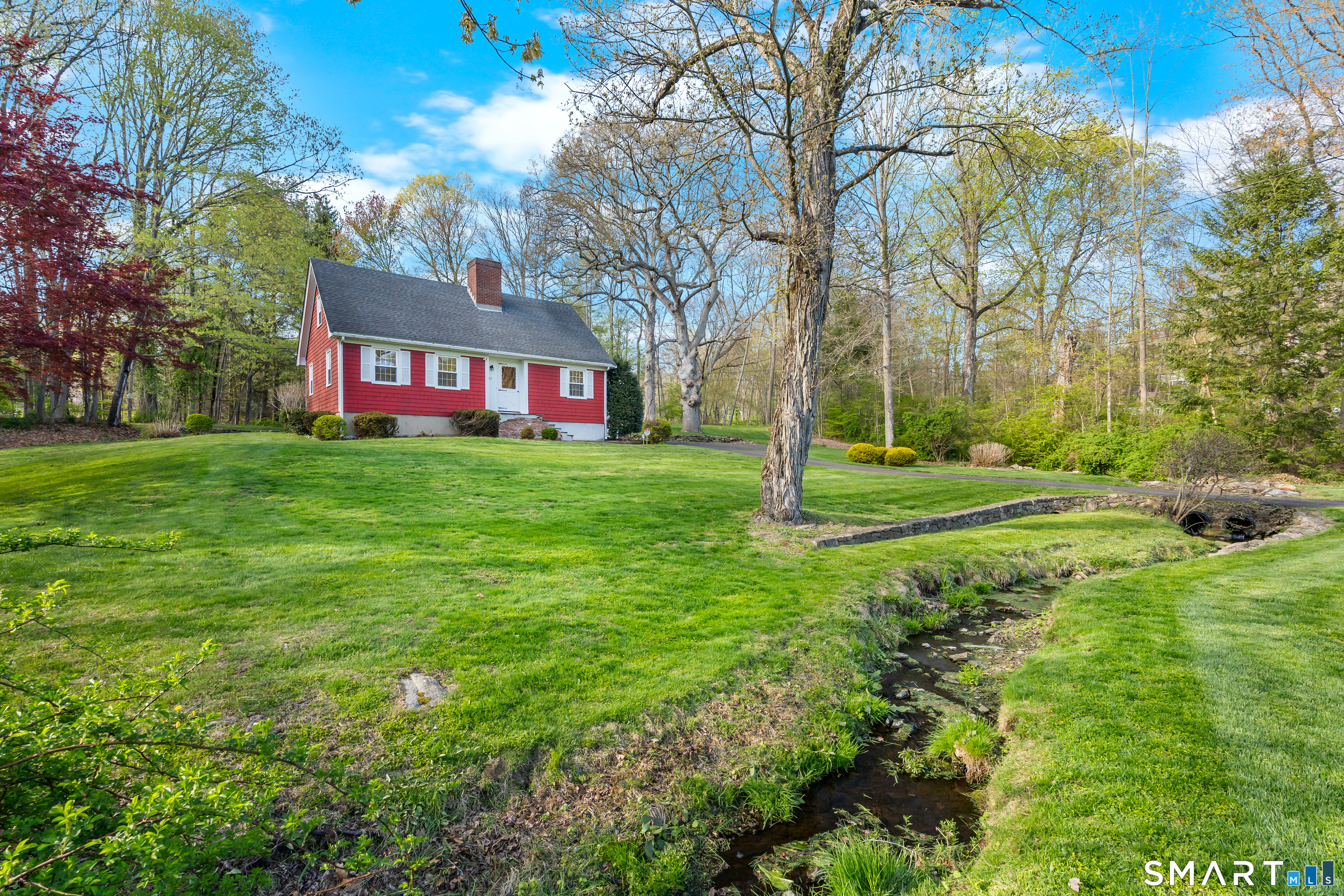 27 Valley Road Shelton CT 06484