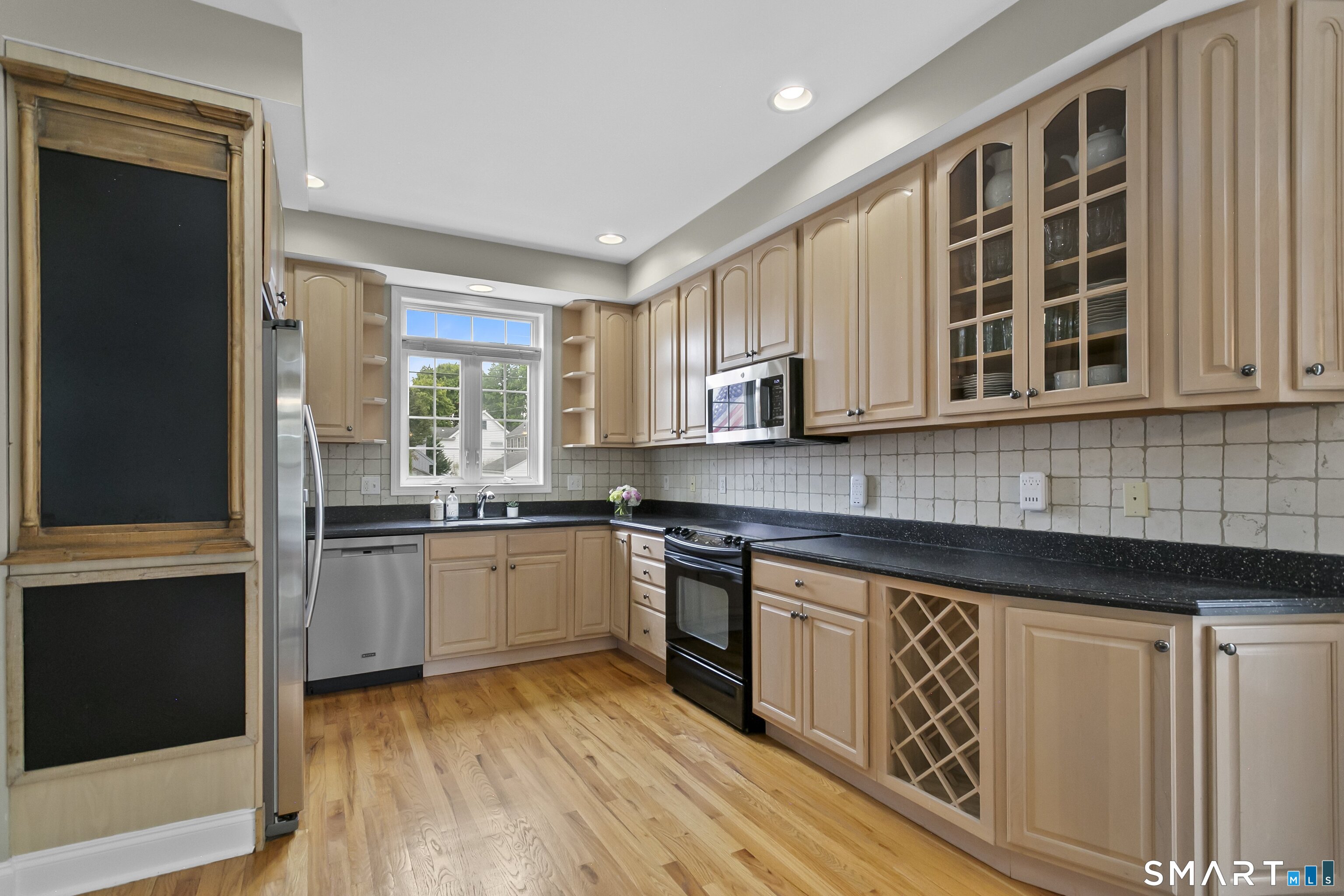 896 Riverside Drive Fairfield CT 06824