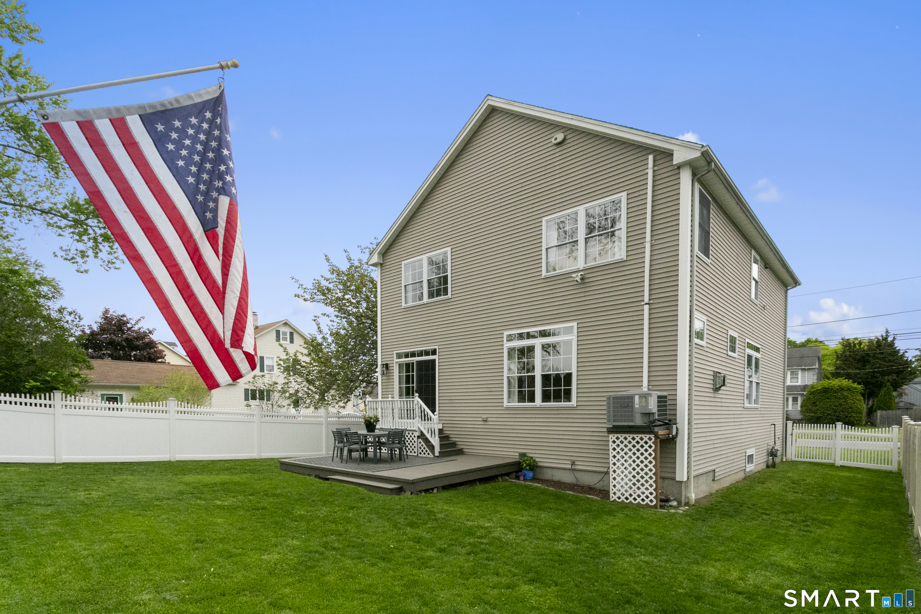 896 Riverside Drive Fairfield CT 06824