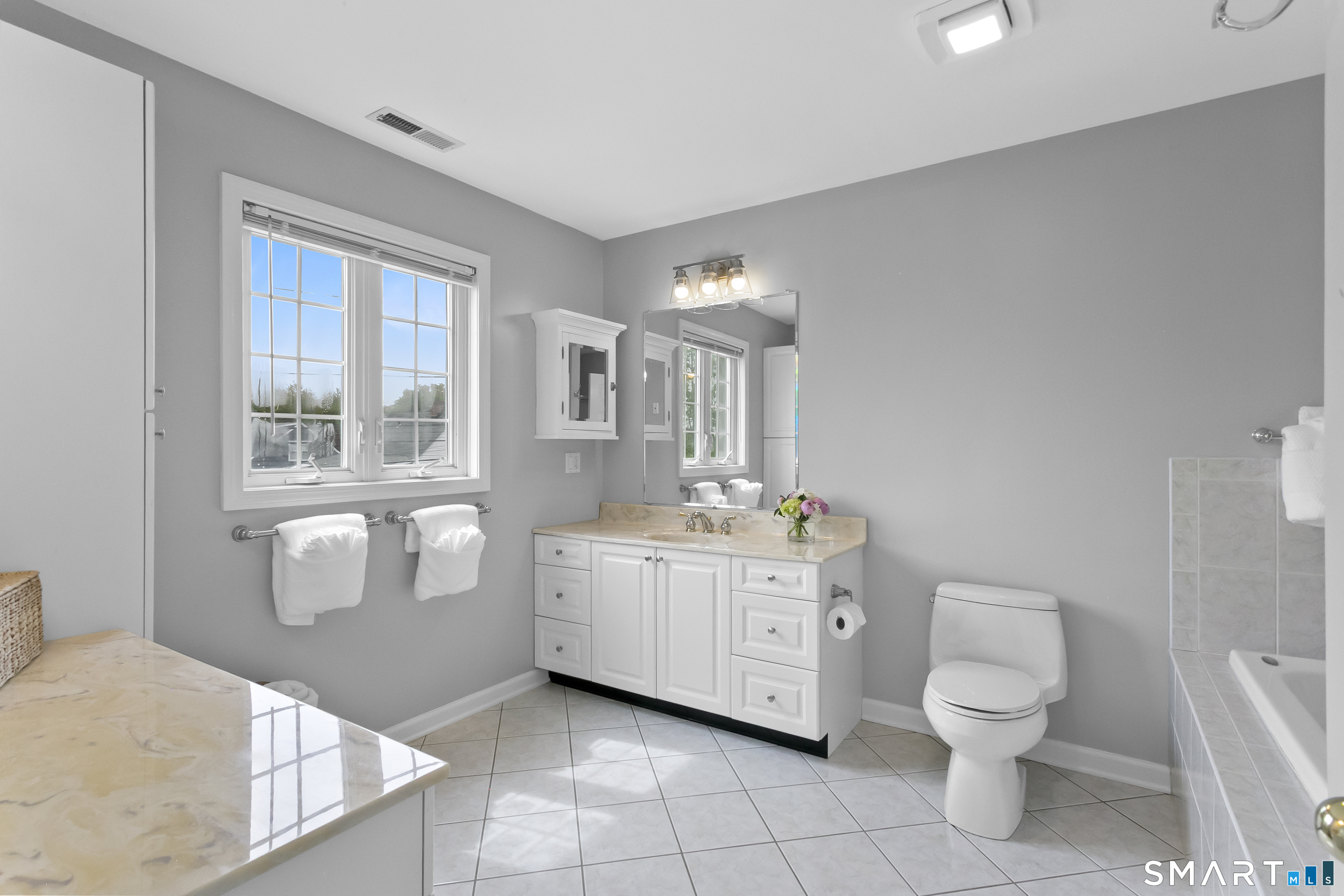 896 Riverside Drive Fairfield CT 06824