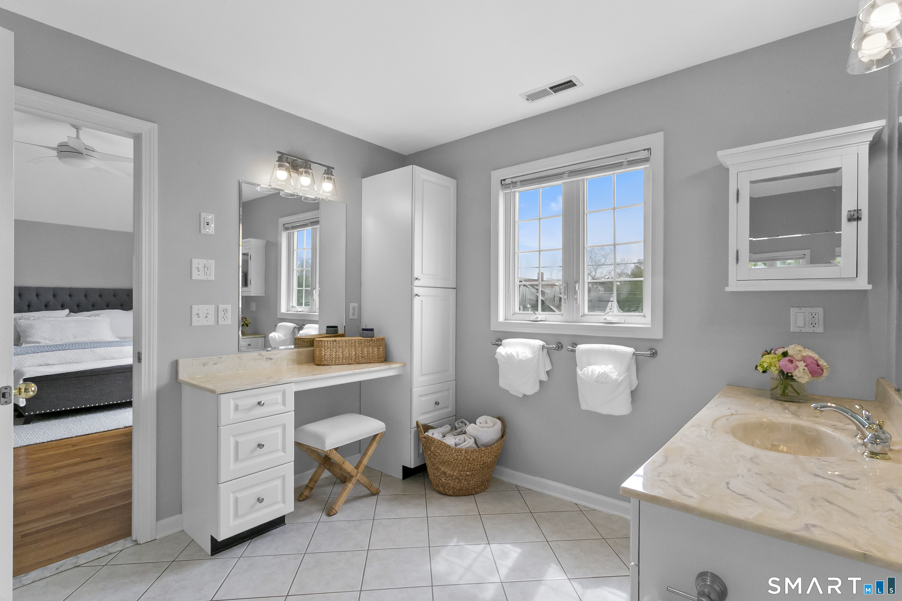 896 Riverside Drive Fairfield CT 06824