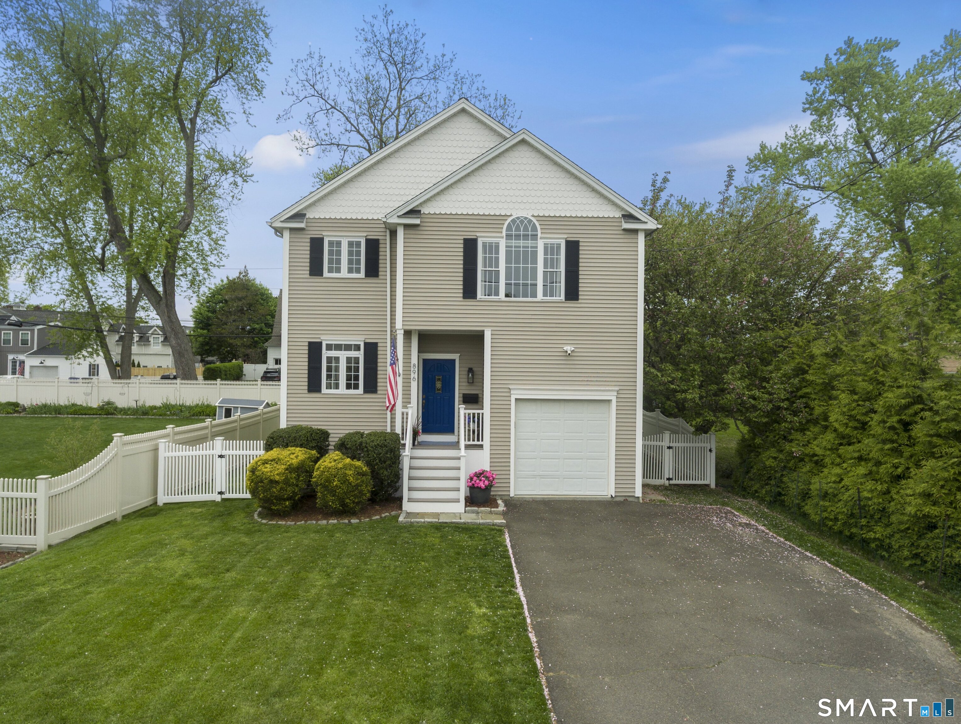896 Riverside Drive Fairfield CT 06824
