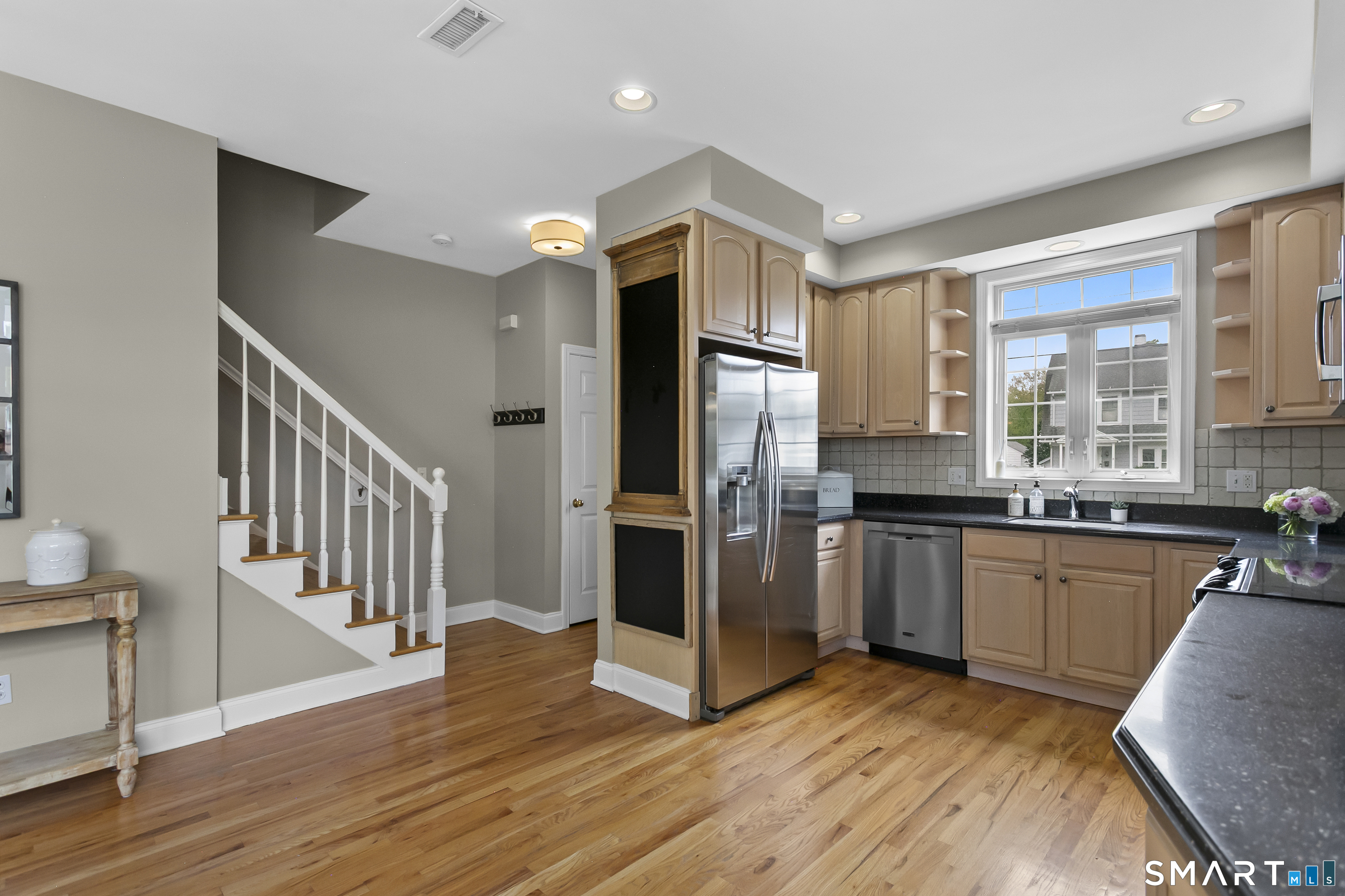 896 Riverside Drive Fairfield CT 06824