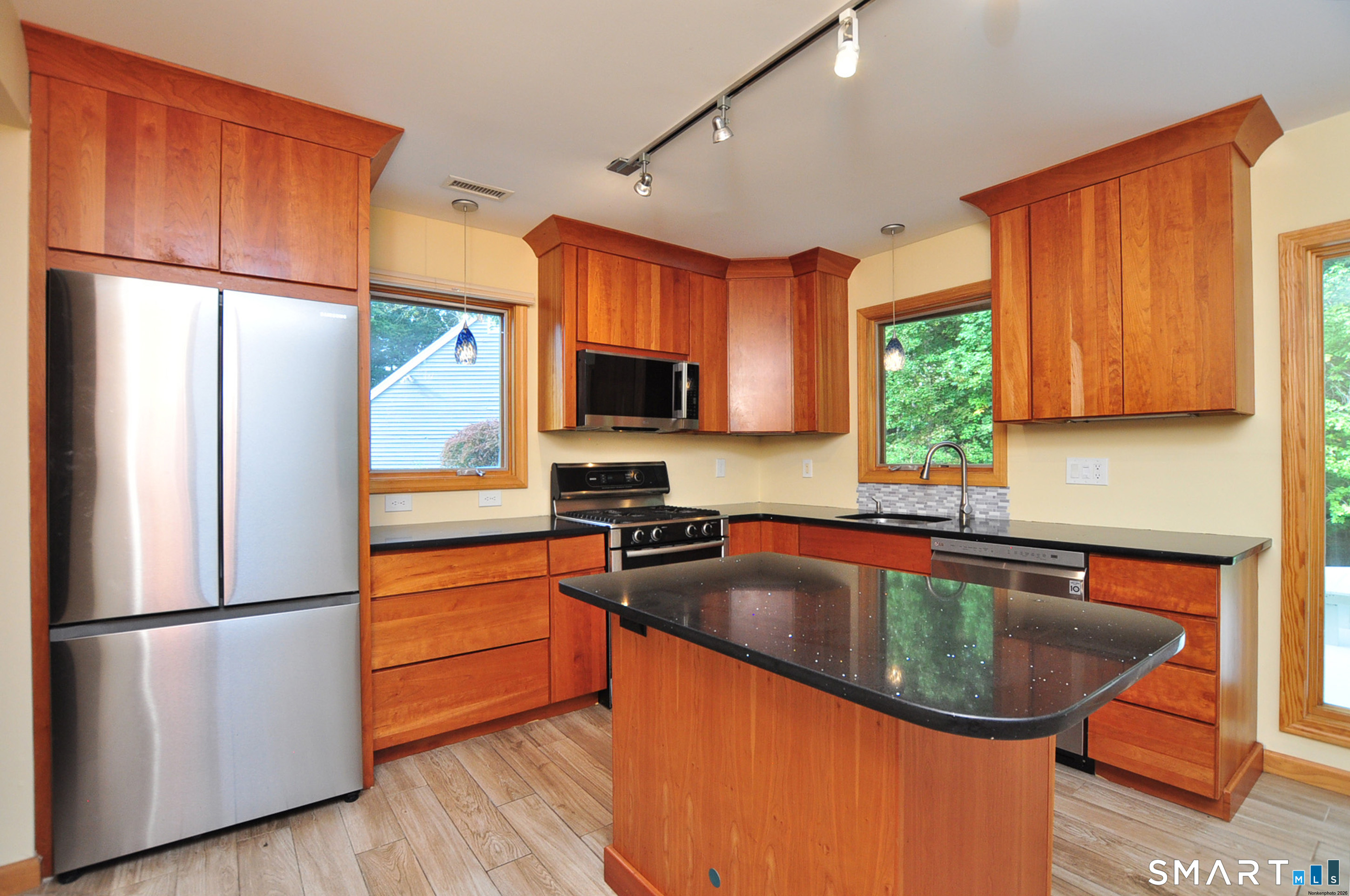 6 Tamarack Lane Simsbury CT 06070