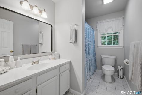 17 Dean Road East Lyme CT 06333