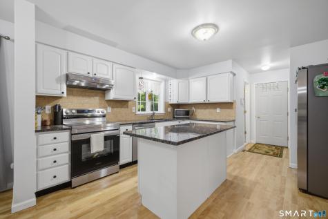 17 Dean Road East Lyme CT 06333