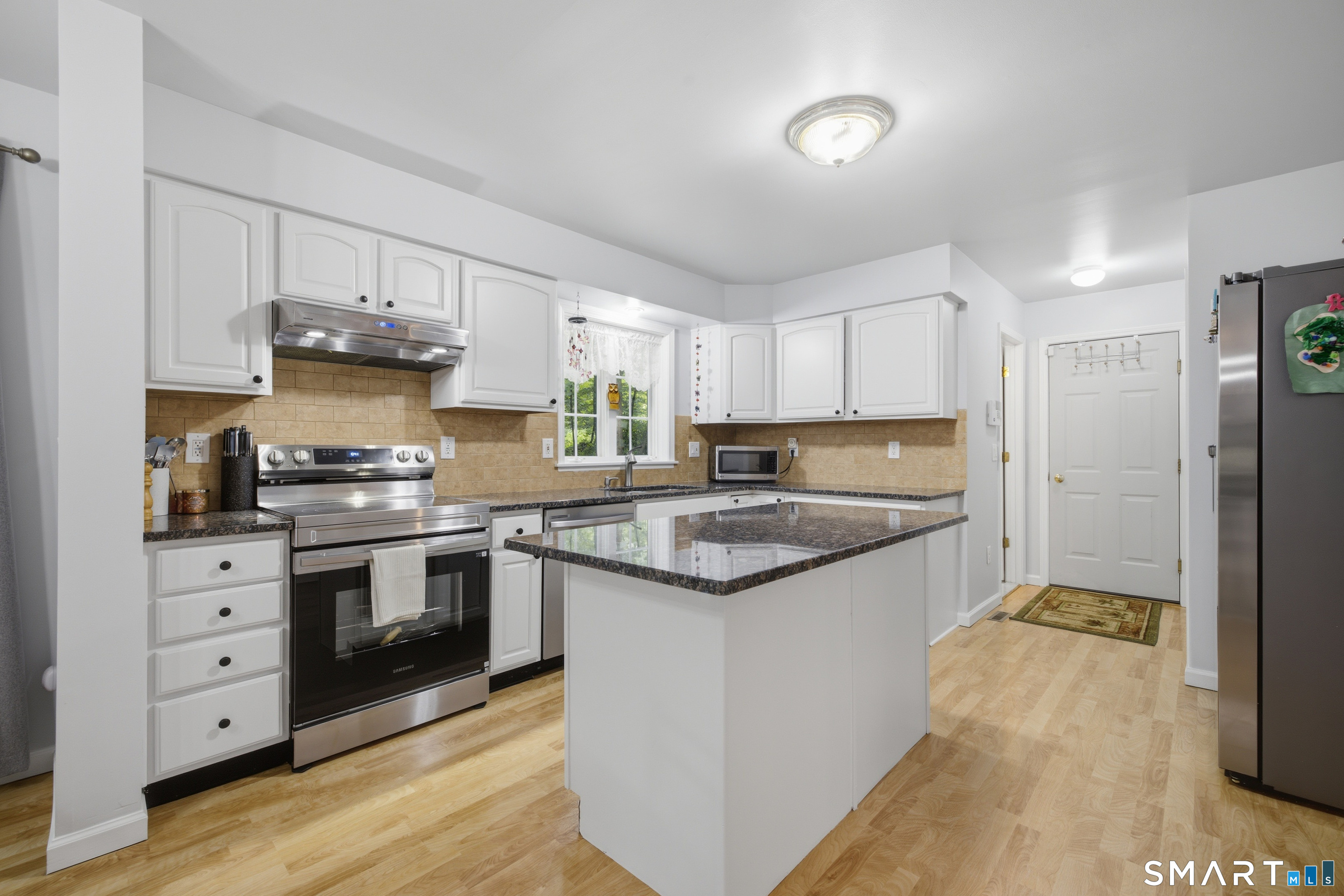 17 Dean Road East Lyme CT 06333