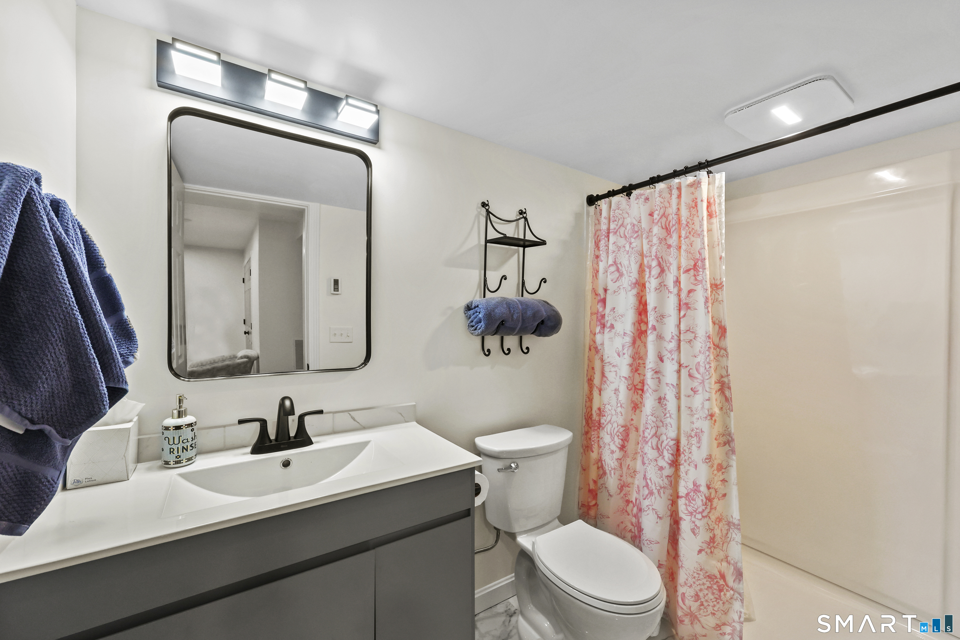 207 Great Pond Road Simsbury CT 06070