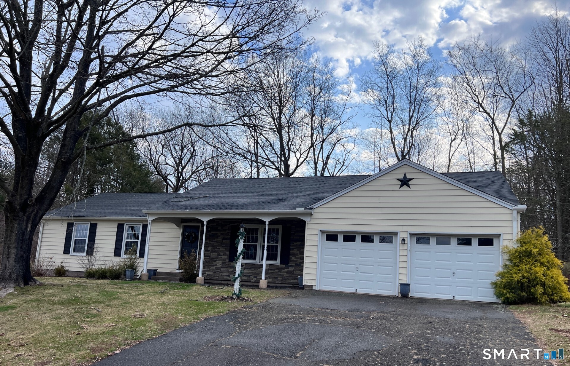 39 Huckleberry Lane Manchester CT 06040
