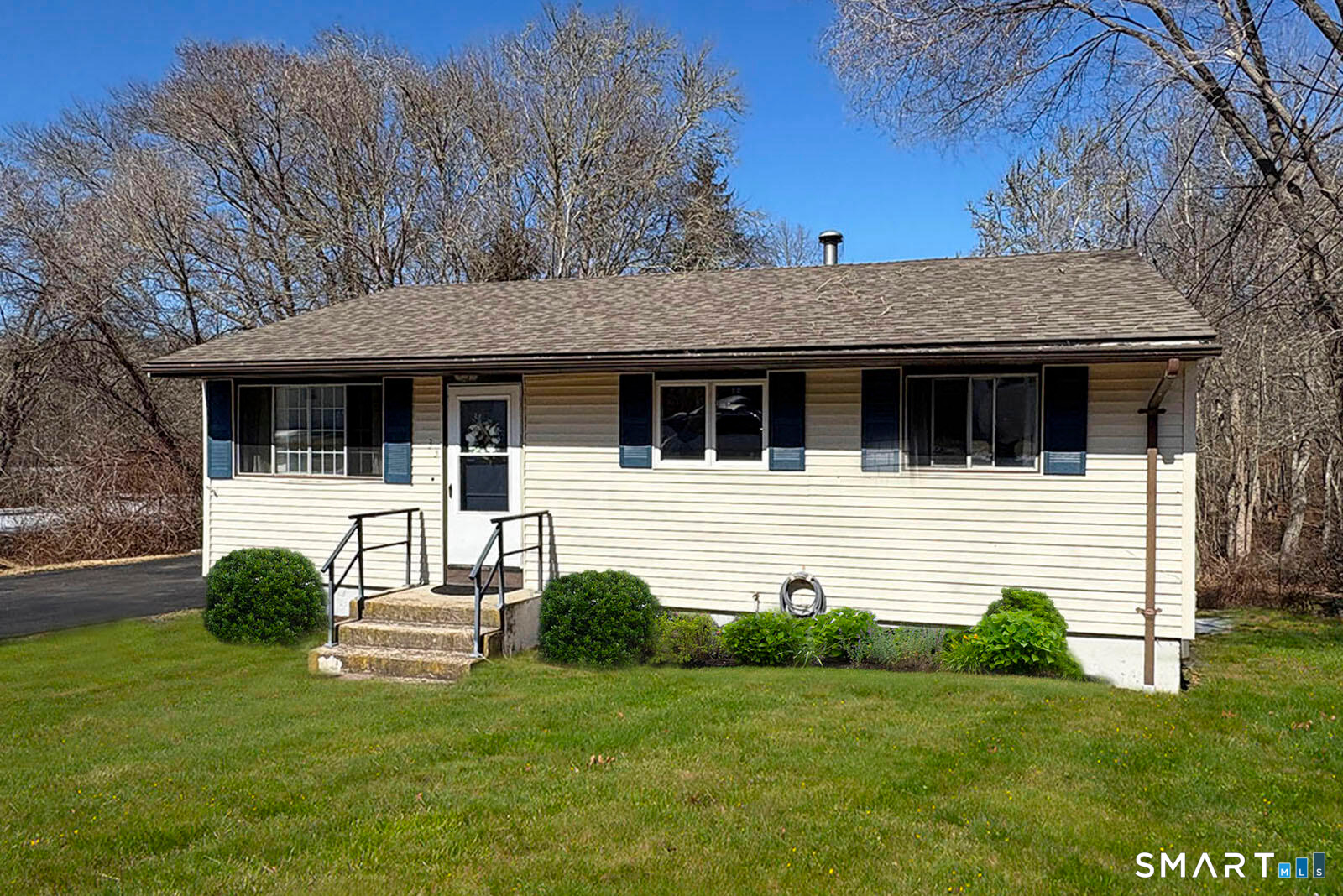 33 Shawondassee Drive Stonington CT 06378