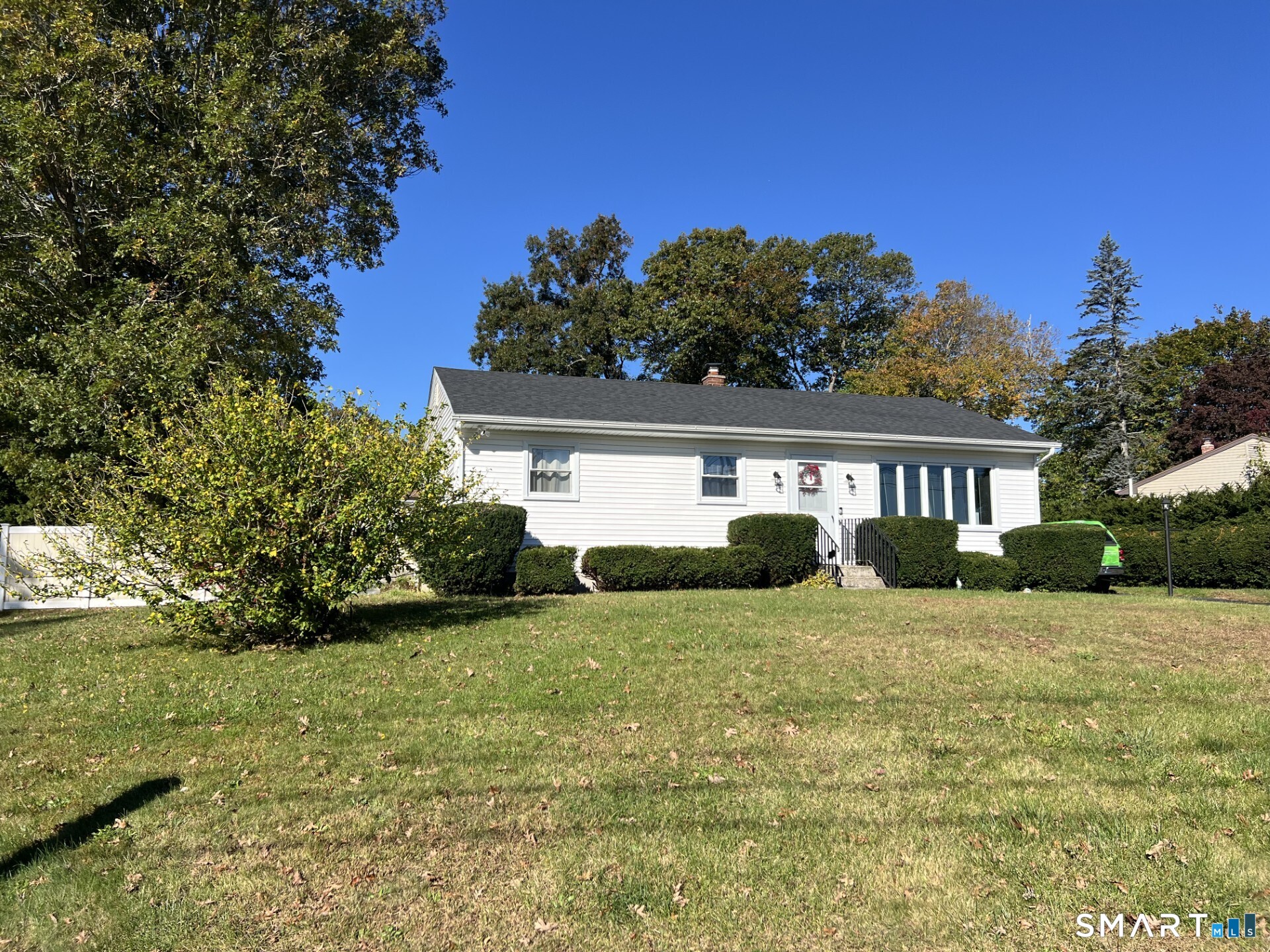 Montville CT, 7 Illinois Court