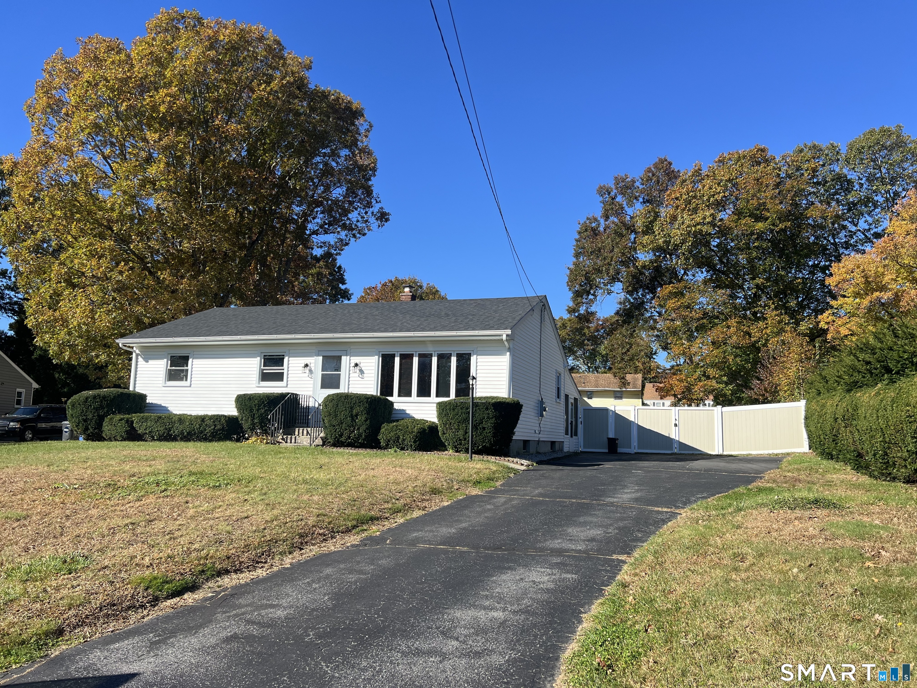 7 Illinois Court Montville CT 06370