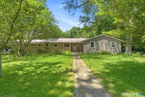 35 Woodridge Circle Ledyard CT 06335
