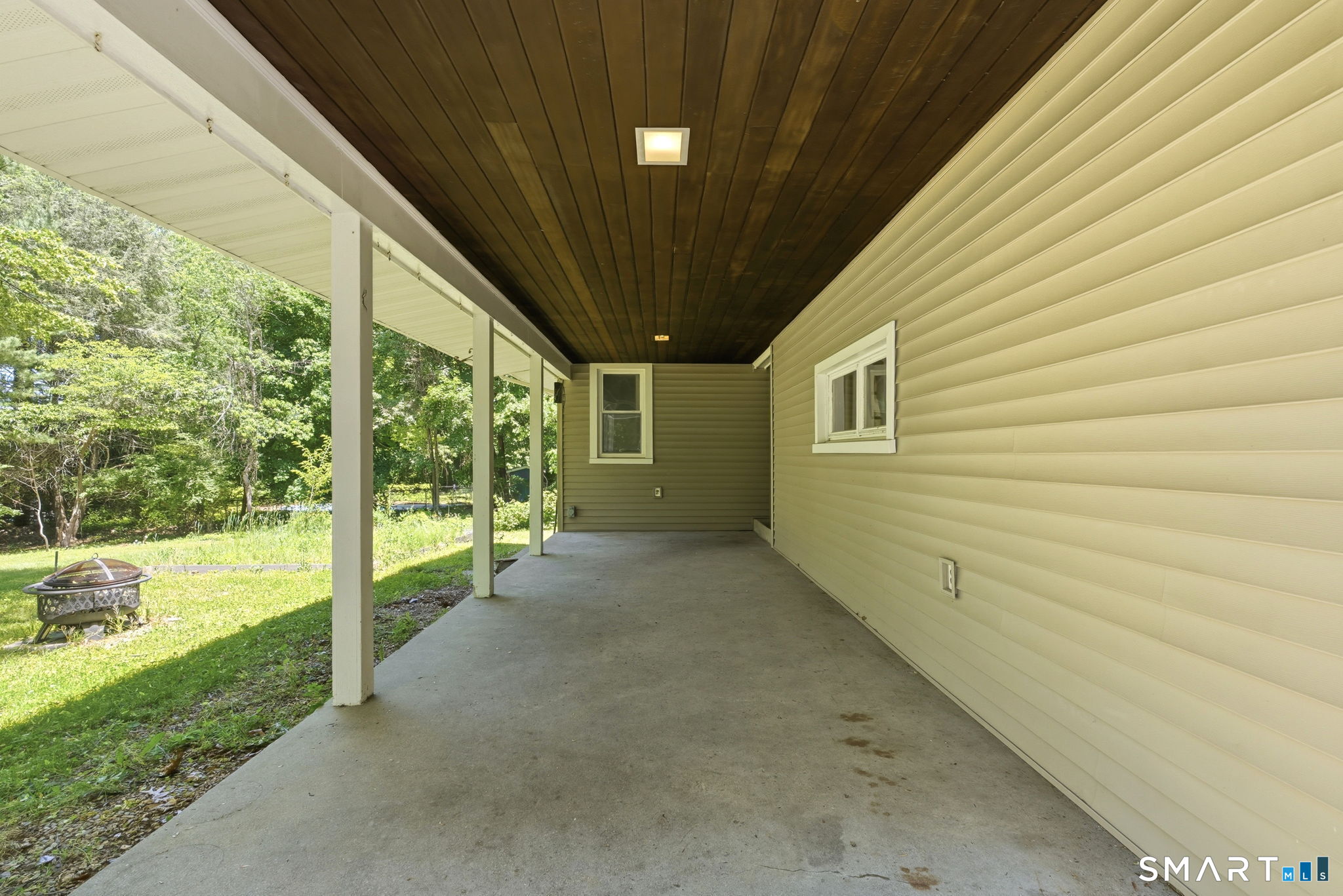 35 Woodridge Circle Ledyard CT 06335