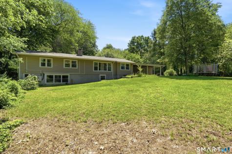 35 Woodridge Circle Ledyard CT 06335