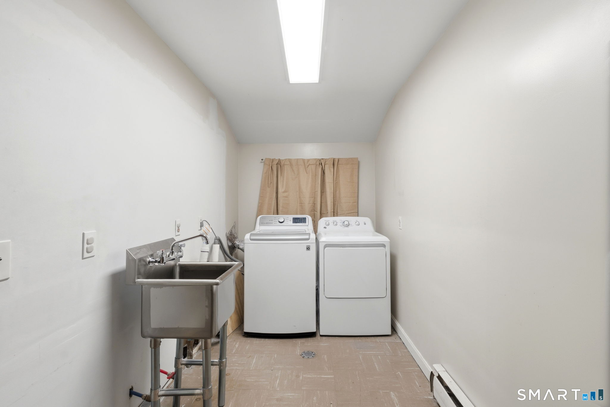 35 Woodridge Circle Ledyard CT 06335