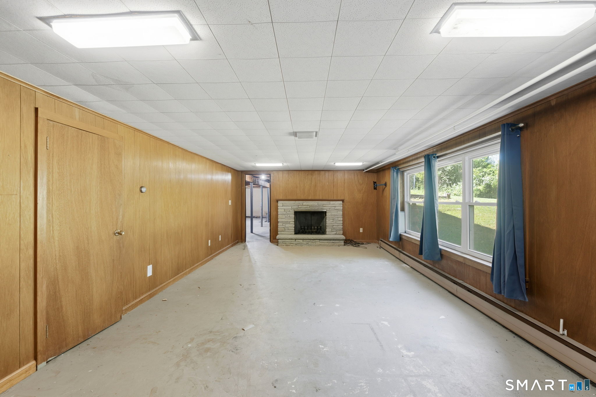 35 Woodridge Circle Ledyard CT 06335