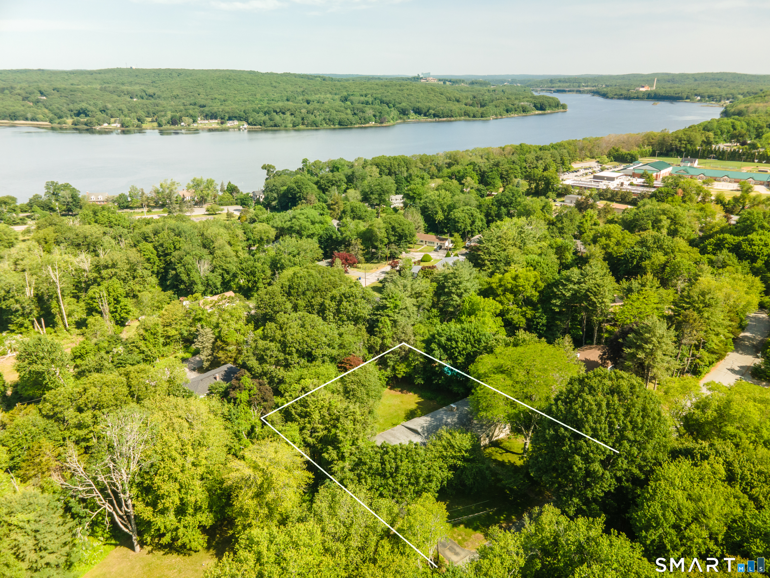 35 Woodridge Circle Ledyard CT 06335