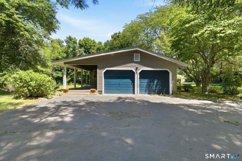 35 Woodridge Circle Ledyard CT 06335
