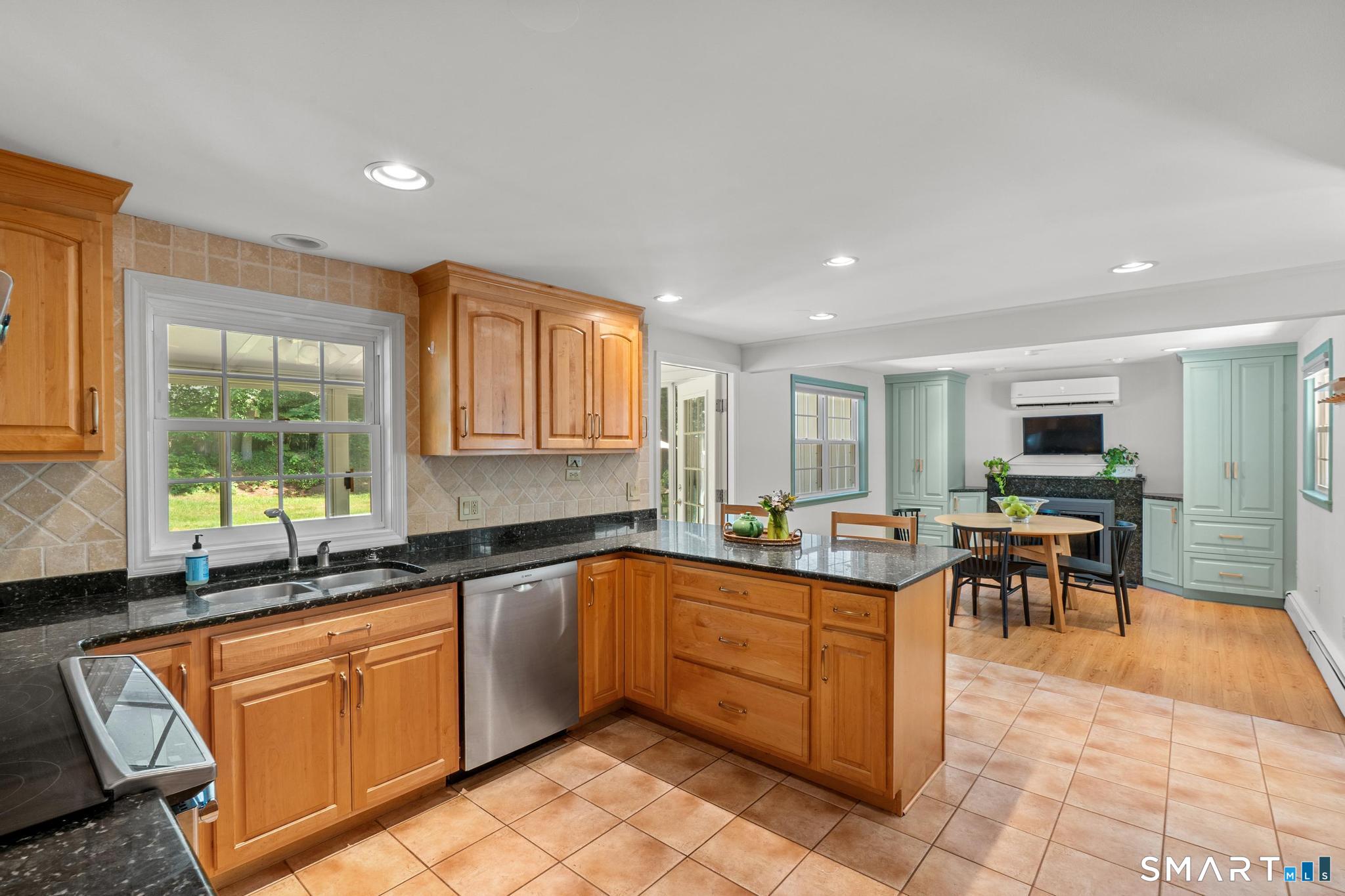 14 Richard Road Simsbury CT 06070