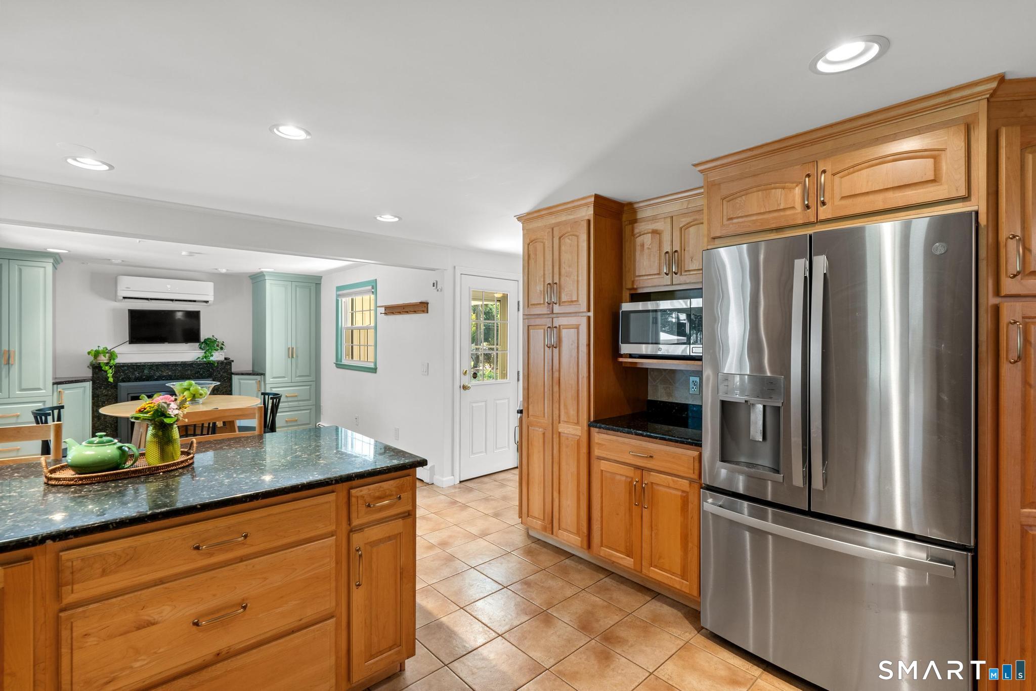 14 Richard Road Simsbury CT 06070
