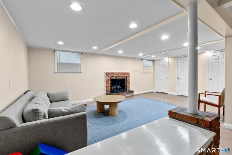 14 Richard Road Simsbury CT 06070