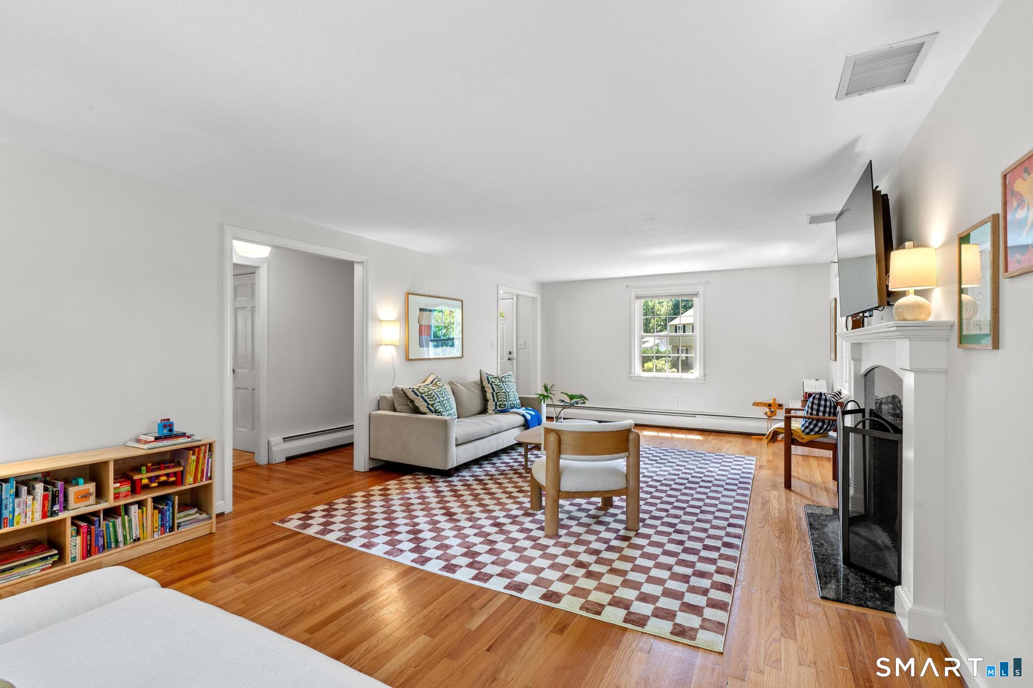 14 Richard Road Simsbury CT 06070