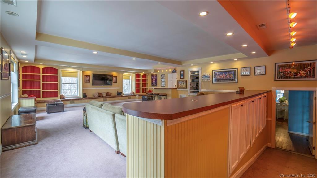8 Horseshoe Hill Road Bethany CT 06524