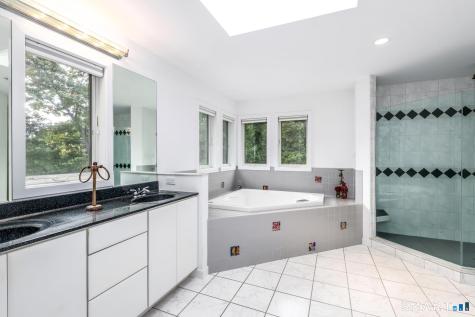 41 Mcnulty Drive New Milford CT 06776
