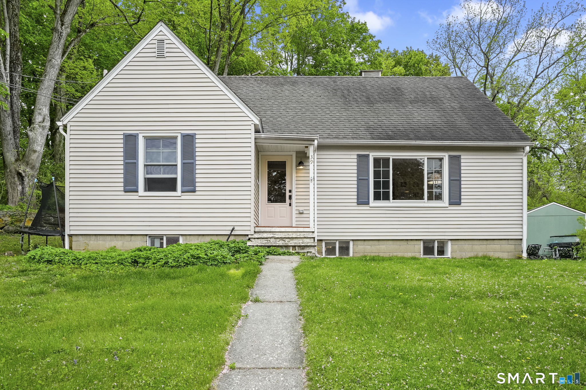 39 North Main Street Sharon CT 06069
