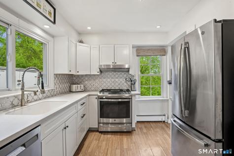 39 North Main Street Sharon CT 06069