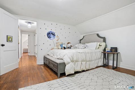 39 North Main Street Sharon CT 06069