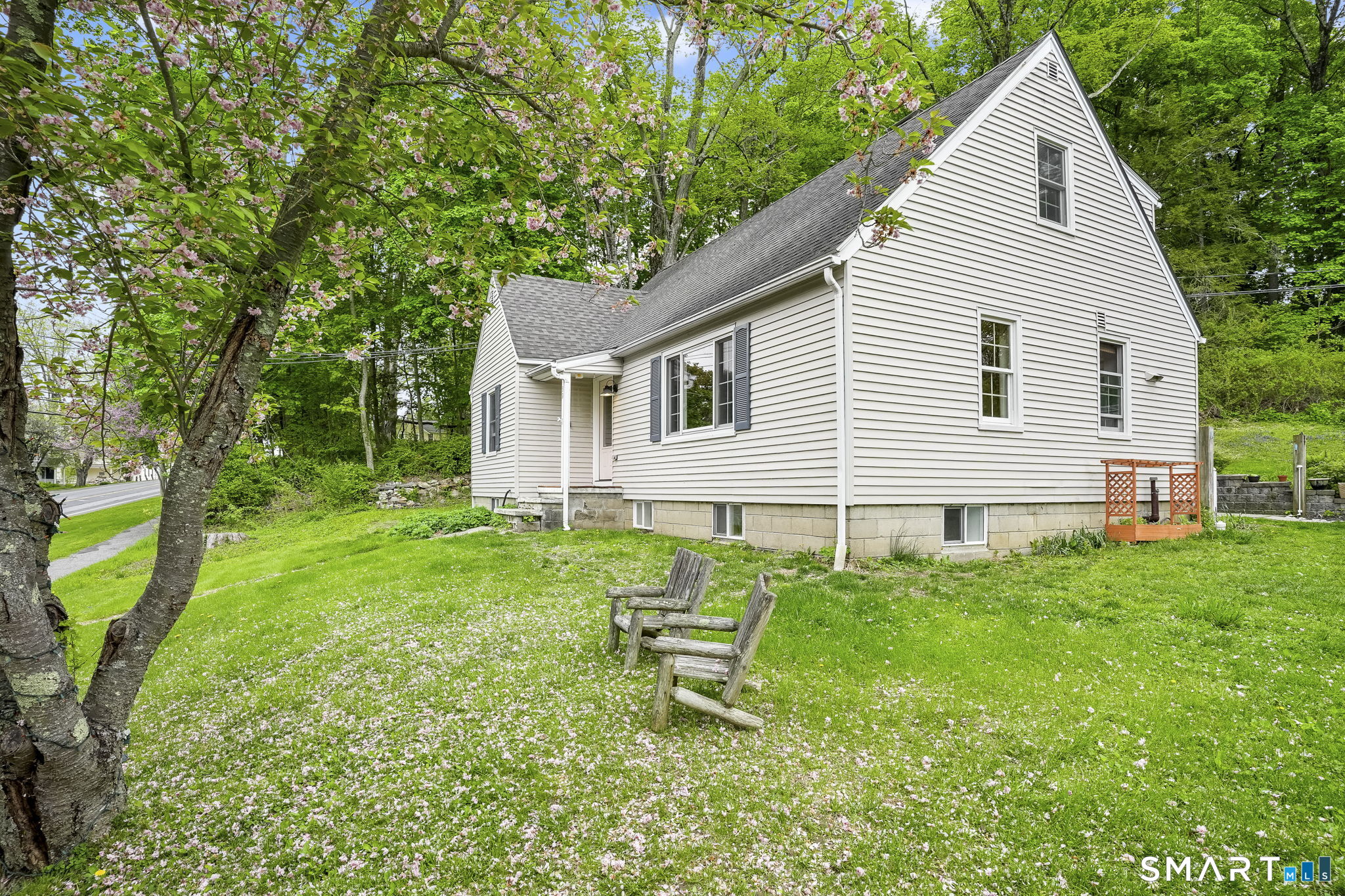 39 North Main Street Sharon CT 06069