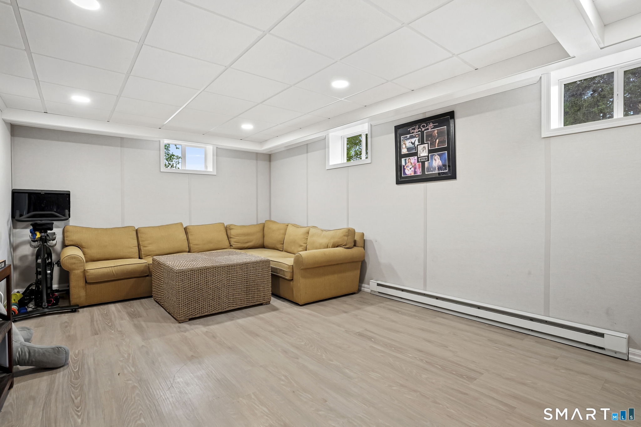 39 North Main Street Sharon CT 06069